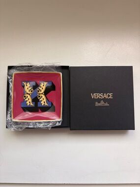 Versace Alphabet K Square Plate 12cm